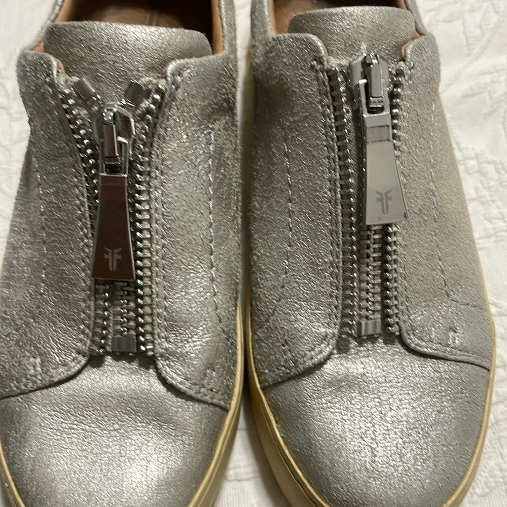 Frye excellent used